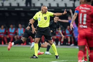 Sao Paulo (SP), Brezilya 10 / 17 / 2024 - Corinthians ve Athletico-PR arasında oynanan maçta hakem Wilton Pereira de Sampaio, Brezilya Futbol Şampiyonası 'nın 30. turu (ronaldo barreto / thews2)