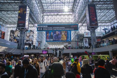 (New York Comic Con 2024. 18 Ekim 2024, New York, ABD: New York Comic Con 2024 'ün ikinci günü heyecan verici paneller ve kutlamalarla başladı. (Fotoğraf: Anthony Oliveira / Thenews2)