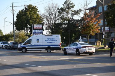 Brampton, Ontario, Kanada 'da meydana gelen toplu çatışmada bir kadın öldü, iki kadın ve bir erkek yaralandı. 19 Ekim 2024, Brampton, CA: Cumartesi sabahı saat 06: 06 sularında bir aracın içindeki şüpheliler dört kurbana ateş açtı. 