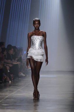 Sao Paulo (SP), 10 / 17 / 2024 - FASHION / lSPFW SHOW / N58 - Artemisi moda programı, Ibirapuera 'daki Brezilya Kültür Pavyonu' nda (PACUBRA) Sao Paulo Moda Haftası, SPFW N58 'in bir başka gününü daha kapattı. (Leandro Chemalle / Yeniler 2)