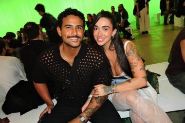 Sao Paulo (SP), 10 / 18 / 2024 - SPFW N58 / SHOW / FASHION Ex-BB çifti Giovanna Lima ve Lucas Pizane Sao Paulo Moda Haftası, SPFW n58, bu Cuma, 18 Ekim 2024 (Fotoğraf: Leandro Chemalle / Thenews2)