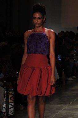 Sao Paulo (SP), 10 / 19 / 2024 - Sao Paulo Moda Haftası N58 'de bu Cumartesi akşamı Sao Paulo' daki Ibirapuera 'da Santa Resistencia defilesi. (Leandro Chemalle / Yeniler 2)