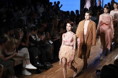 Sao Paulo (SP), 10 / 18 / 2024 - SPFW N58 / SHOW / FASHION Gkay, Rebata Buzzo markasını Sao Paulo Moda Haftası, SPFW n58 'de sergiliyor. (Fotoğraf: Leco Viana / Thenews2)