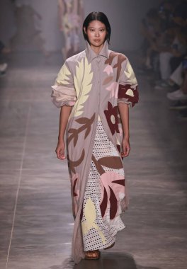 Sao Paulo (SP), 10 / 18 / 2024 - Sao Paulo Moda Haftası 'nın beşinci gününde Sou de Algodao moda gösterisi (SPFW), Brezilya Kültür Pavyonu' nda, başkentin güneyinde, Ibirapuera Park 'ta. 