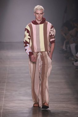 Sao Paulo (SP), 10 / 18 / 2024 - Sao Paulo Moda Haftası 'nın beşinci gününde Sou de Algodao moda gösterisi (SPFW), Brezilya Kültür Pavyonu' nda, başkentin güneyinde, Ibirapuera Park 'ta. 