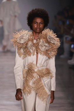 Sao Paulo (SP), 10 / 18 / 2024 - Sao Paulo Moda Haftası 'nın beşinci gününde Sou de Algodao moda gösterisi (SPFW), Brezilya Kültür Pavyonu' nda, başkentin güneyinde, Ibirapuera Park 'ta. 