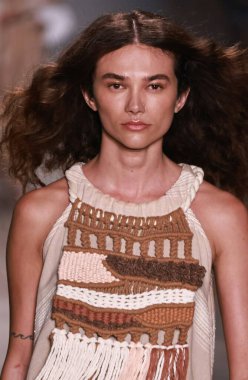 Sao Paulo (SP), 10 / 18 / 2024 - Sao Paulo Moda Haftası 'nın beşinci gününde Sou de Algodao moda gösterisi (SPFW), Brezilya Kültür Pavyonu' nda, başkentin güneyinde, Ibirapuera Park 'ta. 