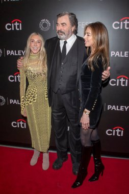 17 Ekim 2024, New York, New York, ABD: (L-R) Jillie Mack, Tom Selleck ve kızı Hannah Selleck PaleyFest 2024 'te Paley Müzesi' nde (M10 'lar / Thenews2)