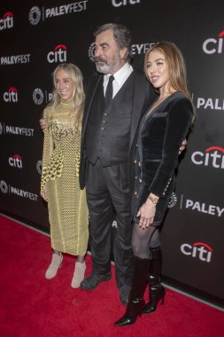17 Ekim 2024, New York, New York, ABD: (L-R) Jillie Mack, Tom Selleck ve kızı Hannah Selleck PaleyFest 2024 'te Paley Müzesi' nde (M10 'lar / Thenews2)