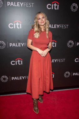 17 Ekim 2024, New York, New York, ABD: Vanessa Ray PaleyFest 2024 yılında New York 'taki Paley Müzesi' nde 