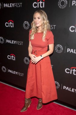 17 Ekim 2024, New York, New York, ABD: Vanessa Ray PaleyFest 2024 yılında New York 'taki Paley Müzesi' nde 