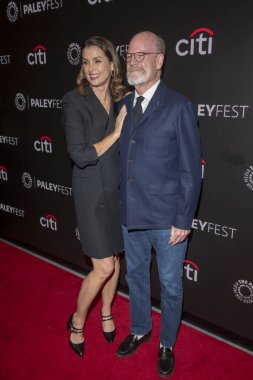 17 Ekim 2024, New York, ABD: (L-R) Bridget Moynahan ve İdari Yapımcı Kevin Wade PaleyFest 2024 'te Paley Müzesi' nde (M10 'lar / Thenews2)