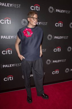 (NEW YORK, NEW YORK - 18 Ekim 2024: Jeff Hiller, PaleyFest 2024 yılında New York 'ta Paley Müzesi' nde yapılan 