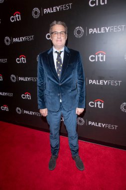 NEW YORK, ABD - 20 Ekim 2024: Paul Simms, PaleyFest 2024 'te New York' ta Paley Müzesi 'nde yapılan 