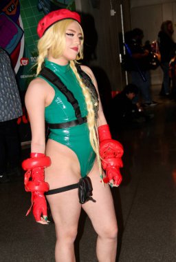 New York Comic Con 2024. 18 Ekim 2024, New York, ABD: The New York Comic Con 2024 'ün çok daha kalabalık ikinci günü 17-20 Ekim 2024 tarihleri arasında Manhattan' daki Javits Kongre Merkezi 'nde (niyi fote / theenews2)