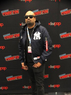 SciFi, New York Comic Con 2024 'te Korku ile buluşuyor. 18 Ekim 2024, New York, ABD: The New York Comic Con 2024 (niyi fote / theenews2) sırasında medya galerisinde Lumina 'nın aktörleri ve yönetmenleriyle yapılan bir medya röportajı.)