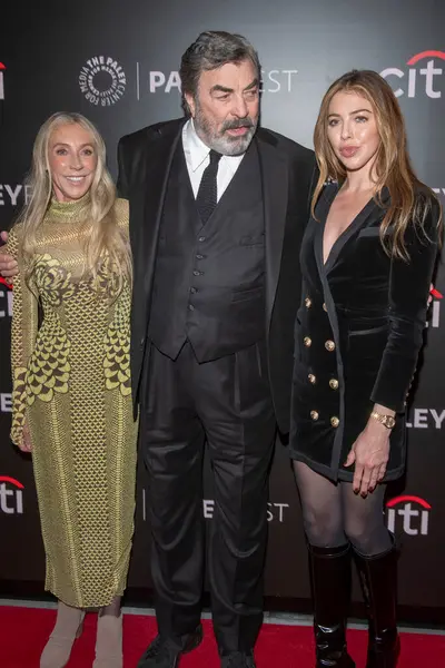 17 Ekim 2024, New York, New York, ABD: (L-R) Jillie Mack, Tom Selleck ve kızı Hannah Selleck PaleyFest 2024 'te Paley Müzesi' nde (M10 'lar / Thenews2)