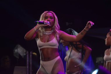 NATAL (NR), Brezilya 10 / 19 / 2024 - 19 Ekim 2024 gecesi Natal kentinde düzenlenen MADA Festivali sırasında Singer Ebony. (Fotoğraf: Jos Aldenir / Thenews2 / Depozito Fotoğrafları) 