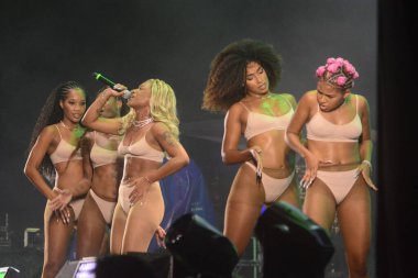 NATAL (NR), Brezilya 10 / 19 / 2024 - 19 Ekim 2024 gecesi Natal kentinde düzenlenen MADA Festivali sırasında Singer Ebony. (Fotoğraf: Jos Aldenir / Thenews2 / Depozito Fotoğrafları) 