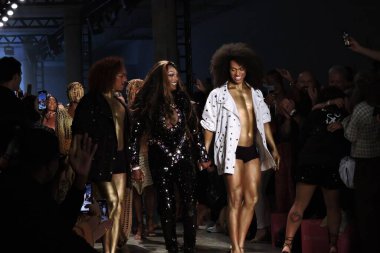 Sao Paulo (SP), 10 / 19 / 2024 - Tasarımcı Isaac Silva, Ibirapuera Park 'taki Pavilhao das Culturas Brasileiras' ta (PACUBRA) büyük bir parti düzenledi. (Leandro Chemalle / Yeniler 2)