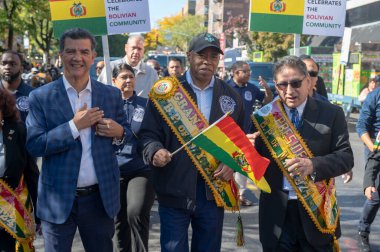 2024 Queens Bolivya Geçidi. 20 Ekim 2024, New York, ABD: Renkli kostümler içindeki katılımcılar Queens Bolivya Geçit Töreni sırasında 20 Ekim 2024 'te New York City' de gösteri yaptılar (M10 'lar / Thenews2)