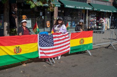 2024 Queens Bolivya Geçidi. 20 Ekim 2024, New York, ABD: Renkli kostümler içindeki katılımcılar Queens Bolivya Geçit Töreni sırasında 20 Ekim 2024 'te New York City' de gösteri yaptılar (M10 'lar / Thenews2)