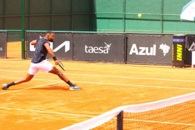 CURITIBA (PR) Brazil 10 / 22 / 2024 - Graciosa Country Club kortlarında oynanan ilk tur maçında tenis oyuncusu Joao Lucas Reis da Silva (edson de souza / thenews2)