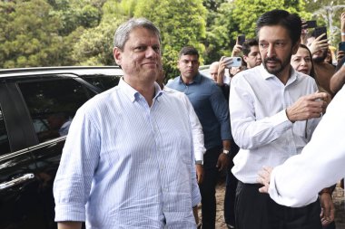 Sao Paulo (SP), 10 / 22 / 2024 - Sao Paulo Tarcisio de Frentes Valisi ve aday Ricardo Nunes (MDB), MDB Baleia Rossi başkanı Jair Bolsonaro ile öğle yemeğine katıldı. (Leco Viana / Newws2)
