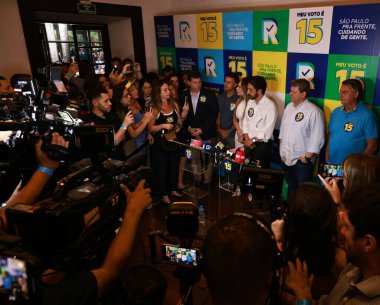Sao Paulo (SP), 10 / 22 / 2024 - POLITICS / RICARDO NUNES / BOLSONARO / SP - Eski Brezilya Cumhurbaşkanı Jair Messias Bolsonaro, Belediye Başkanı Ricardo Nunes 'in (MDB) yeniden seçilmesini destekleyen bir yemeğe katıldı (leco viana / thenews2))
