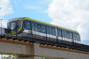 SAO PAULO (SP), Brezilya 10 / 22 / 2024 AeroGRU 'ya (APM Aeromovel) girmek için yapılan son testler, Guarulhos Havaalanı tren istasyonunu Sao Paulo Uluslararası Havalimanı' nın kalkış ve varış terminallerine bağlayacak.)
