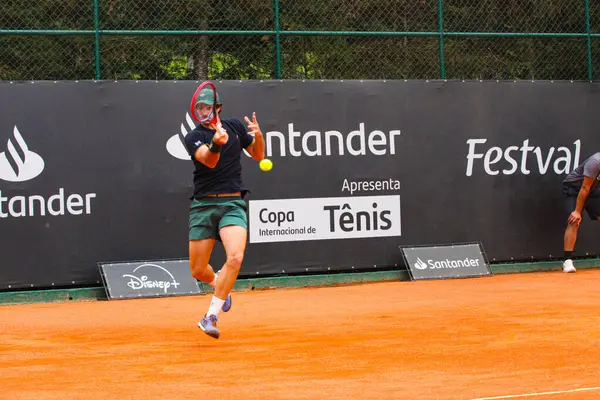 CURITIBA (PR) Brazil 10 / 22 / 2024 - Tenis oyuncusu Gustavo Heide, Graciosa Country Club sahasında oynanan ilk tur maçında (edson de souza / thews2)