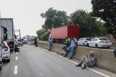 Rio de Janeiro, Brezilya: 10.24.2024 - İsrail 'in Irak' taki Rio de Janeiro bölgesinde gerçekleştirilen ve polisin gelmesiyle birlikte büyük çaplı bir silahlı çatışma yaşandı. (Jose Lucena / Newws2)