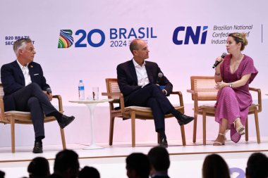 Sao Paulo (sp), 10 / 24 / 2024 b20 / zirve / brasil - nubank ceo livia chanes, Bob Sternfels, küresel ortak Mckinsey ve Jon Huntsman stratejik büyüme ana kartı başkan yardımcısı ve başkanı, diyalog sırasında 