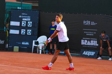 Curitiba (pr), Brazil 10 / 25 / 2024 - Atp Challenger Curitiba tenisçisi Gustavo Heide çeyrek finalleri için Brezilya düellosu arkadaşı Alves 6 / 3 6 / 7 6 / 2 'yi yendi (Edson de souza / thenews2)