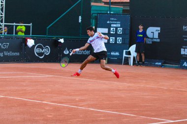 Curitiba (pr), Brazil 10 / 25 / 2024 - Atp Challenger Curitiba tenisçisi Gustavo Heide çeyrek finalleri için Brezilya düellosu arkadaşı Alves 6 / 3 6 / 7 6 / 2 'yi yendi (Edson de souza / thenews2)