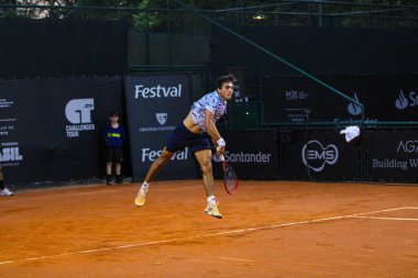 Curitiba (Pr), Brezilya 10 / 25 / 2024 çok tartışmalı bir maçta, Brezilyalı felipe meligeni Roma Andres Burruchaga 'yı (arg) Graciosa golf kulübü sahasında 6 / 0 4 / 6 / 1 ile yendi (edson de souza / thenews2)