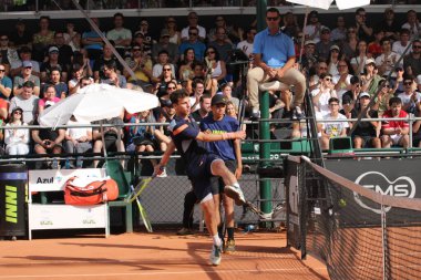 Curitiba (pr), Brazil 10 / 26 / 2024 - fernando meligeni (bra) tenis oyuncusu juan manuel Cerundolo (arg) 6 / 4 ve 6 / 0 (edson de souza / thenews2) 'yi yendikten sonra finale çıkacak)