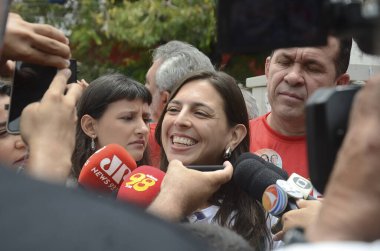 Natal (rn), 10 / 27 / 2024 seçim / natal / rn aday Natalia Bonavides 'in (pt) gelişi, bu pazar, 27 Ekim 2024. (Jos Aldenir / The Newws2) 