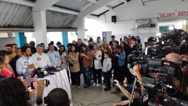 Sao Paulo (sp), 10 / 27 / 2024 - siyaset / seçim / belediye binası - aday ricardo rahibeleri (mdb), başkentin güney bölgesindeki ee don duarte leopoldo e silva devlet okulunda oy kullandıktan sonra bir röportaj verdi. (Leandro Chemalle / Yeniler 2)