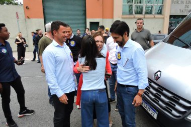 Sao Paulo (sp), Brezilya 10 / 27 / 2024 - Ricardo rahibelerinin biletindeki belediye başkan yardımcısı adayı, Albay Melo Araujo Sao Jorge Park 'taki E.E profesörü Benedita Ribas f. Silveira devlet okulunda (leandro chemalle / thenews2)