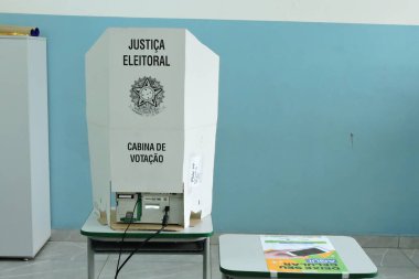 Sao Paulo (sp), Brezilya 10 / 27 / 2024 - Ricardo rahibelerinin biletindeki belediye başkan yardımcısı adayı, Albay Melo Araujo Sao Jorge Park 'taki E.E profesörü Benedita Ribas f. Silveira devlet okulunda (leandro chemalle / thenews2)