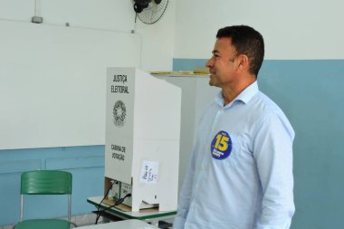 Sao Paulo (sp), Brezilya 10 / 27 / 2024 - Ricardo rahibelerinin biletindeki belediye başkan yardımcısı adayı, Albay Melo Araujo Sao Jorge Park 'taki E.E profesörü Benedita Ribas f. Silveira devlet okulunda (leandro chemalle / thenews2)