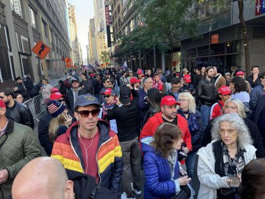 27 Ekim 2024, New York, ABD: Manhattan, New York 'taki Madison Square Garden' da düzenlenen ve birçok koz destekçisini çeken ikonik miting (niyi fote / theenews2)