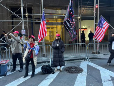 27 Ekim 2024, New York, ABD: Manhattan, New York 'taki Madison Square Garden' da düzenlenen ve birçok koz destekçisini çeken ikonik miting (niyi fote / theenews2)