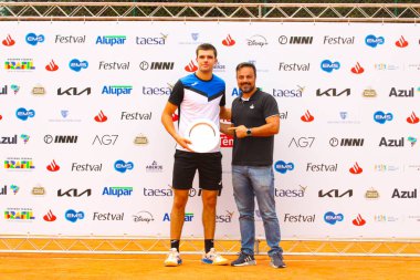Curitiba, 10 / 27 / 2024 - ATP Challenger Curitiba ödül töreninde Tenis oyuncusu Jaime Faria (POR) şampiyon oldu ve 100 puan kazandı. (Edson de souza / The Newws2) 
