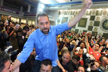 Sao Paulo (sp), 10 / 27 / 2024 - Psol belediye başkanlığı için yenilen aday Guilherme Boulos, ikinci tur seçimlerin sonuçları açıklandıktan sonra basına açıklama yaptı. (Leandro Chemalle / Yeniler 2) 
