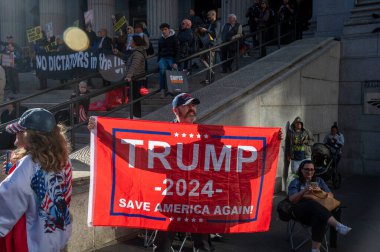 New York, ABD: 27 Ekim 2024 - Cumhuriyetçi başkan adayı, eski ABD 'li Donald Trump destekçileri New York' taki Madison Square Garden 'da kampanya mitingi düzenledi. (m10 'lar / Newws2)