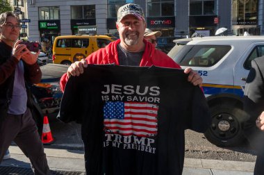 New York, ABD: 27 Ekim 2024 - Cumhuriyetçi başkan adayı, eski ABD 'li Donald Trump destekçileri New York' taki Madison Square Garden 'da kampanya mitingi düzenledi. (m10 'lar / Newws2)