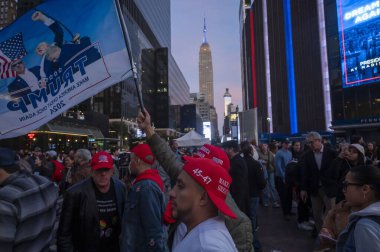 New York, ABD: 27 Ekim 2024 - Cumhuriyetçi başkan adayı, eski ABD 'li Donald Trump destekçileri New York' taki Madison Square Garden 'da kampanya mitingi düzenledi. (m10 'lar / Newws2)