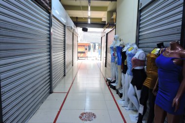 Sao Paulo (sp), Brezilya 10 / 30 / 2024 - Rua Barao de Ladario 'daki 25 de Marco alışveriş merkezinde sabah erken saatlerde meydana gelen yangından sonra (Leandro Chemalle / thenews2)